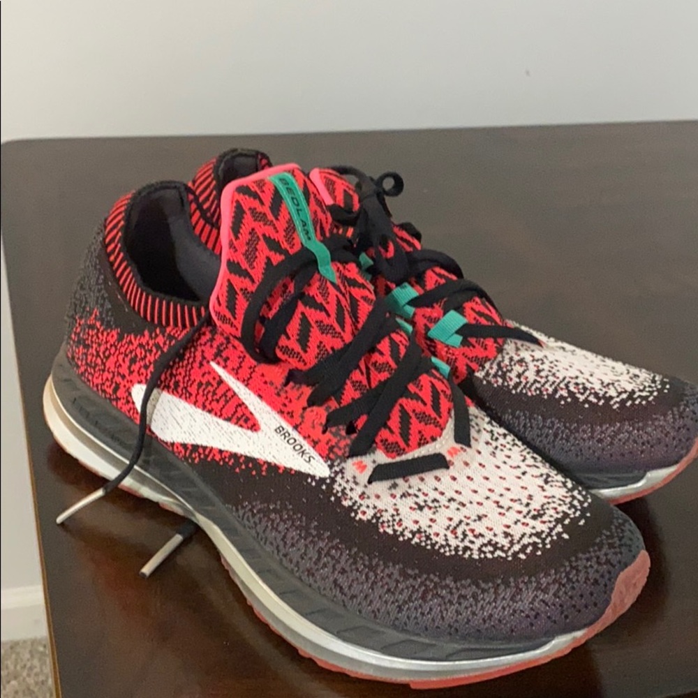 Woman’s Brooks Bedlam running shoes